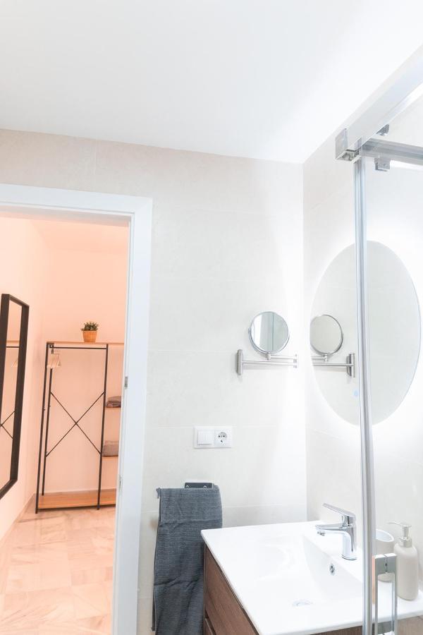 Downtown Apartment 3 Bedrooms 2 Bathrooms Wifi Σεβίλλη Εξωτερικό φωτογραφία